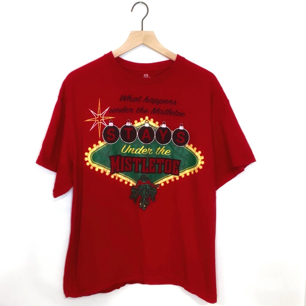 Mistletoe Vegas Red Short Sleeve T-shirt Size XL